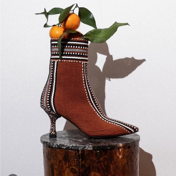 Anthropologie NEW Amambaih multi-colored Cognac boots fabric & leather Boho Chic - Picture 5 of 7